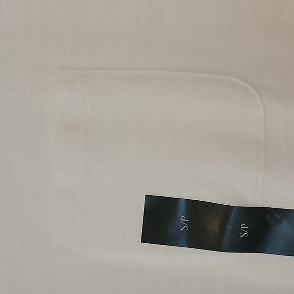 3 Banana Republic light weight t-shirts - Picture 10 of 16